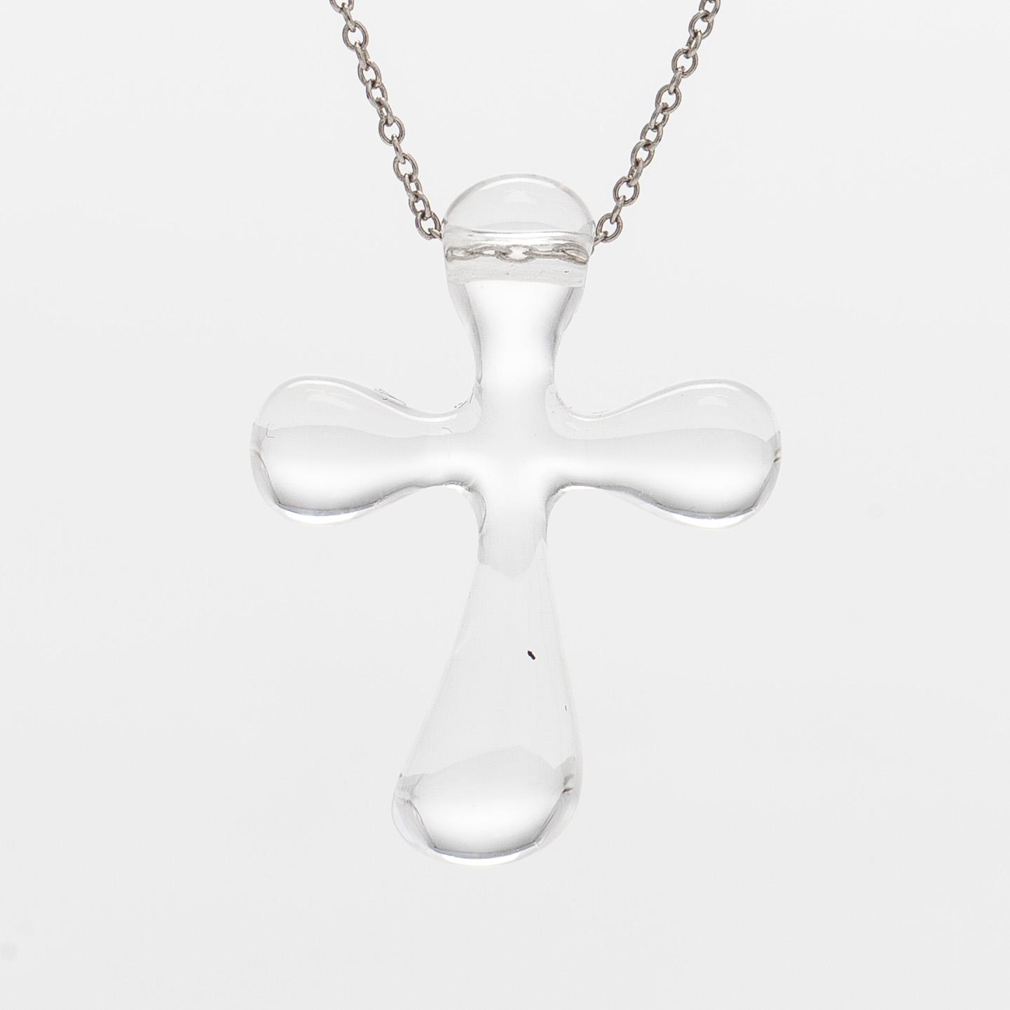 Tiffany & Co, Elsa Peretti, kaulakoru, risti, platinaa ja vuorikristallia.