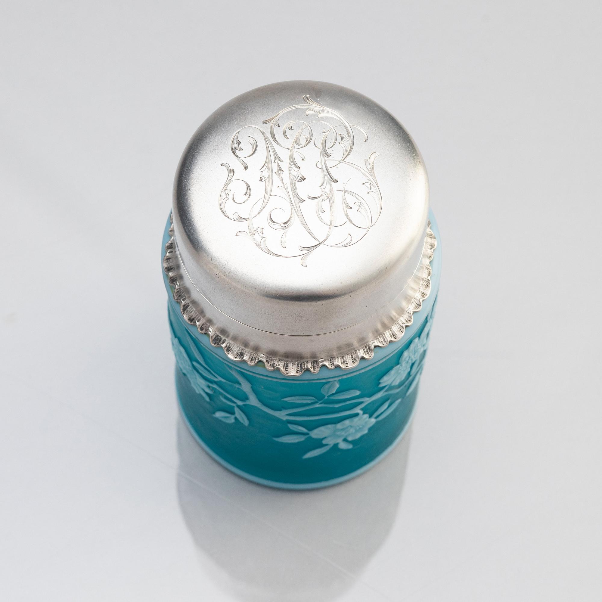 A silver-mounted cameo glass jar, workmaster Maria Linke, C.E. Bolin, Moscow 1891.
