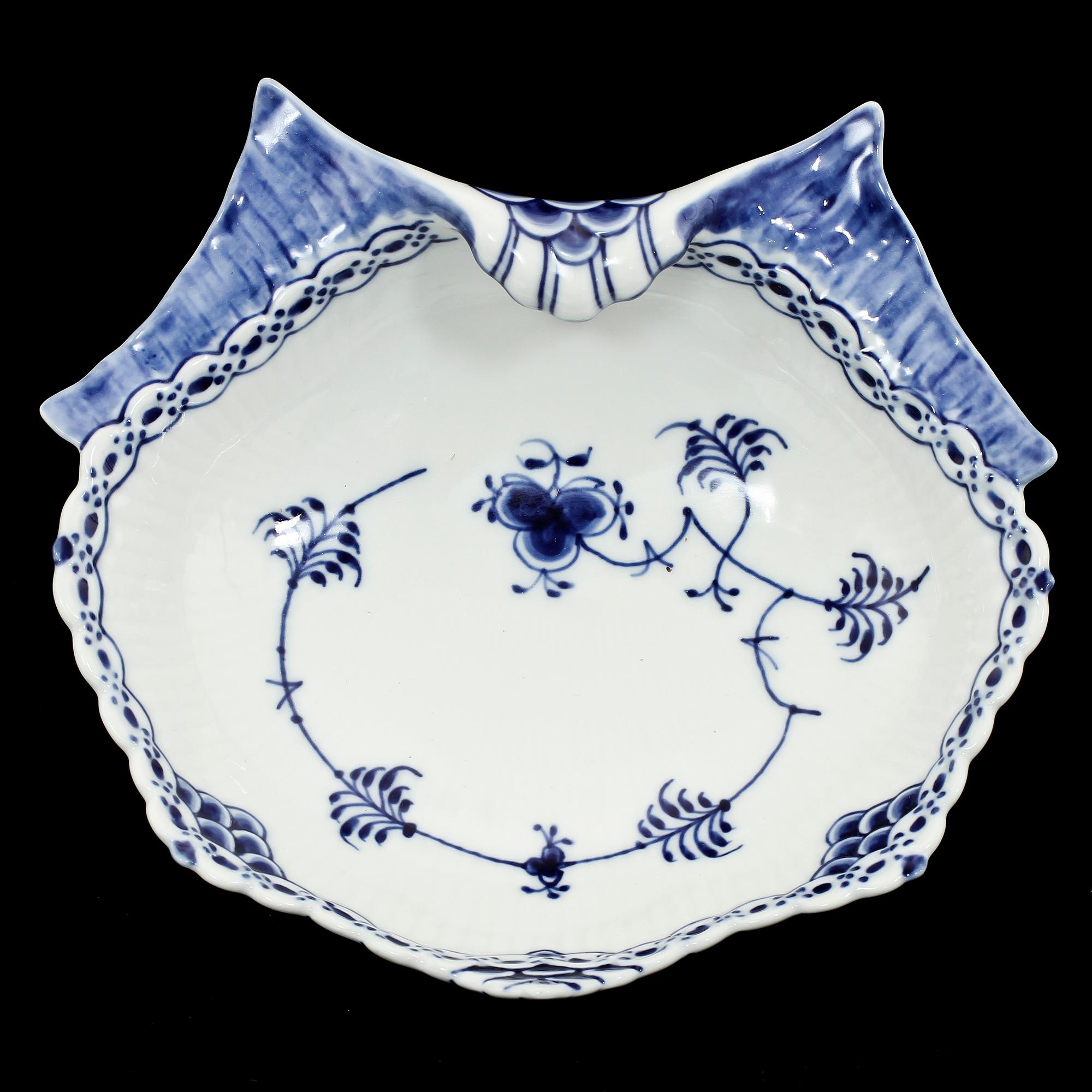 KAFFESERVISDELAR, 49 st, Musselmalet, Royal Copenhagen, 1900-talets andra hälft.