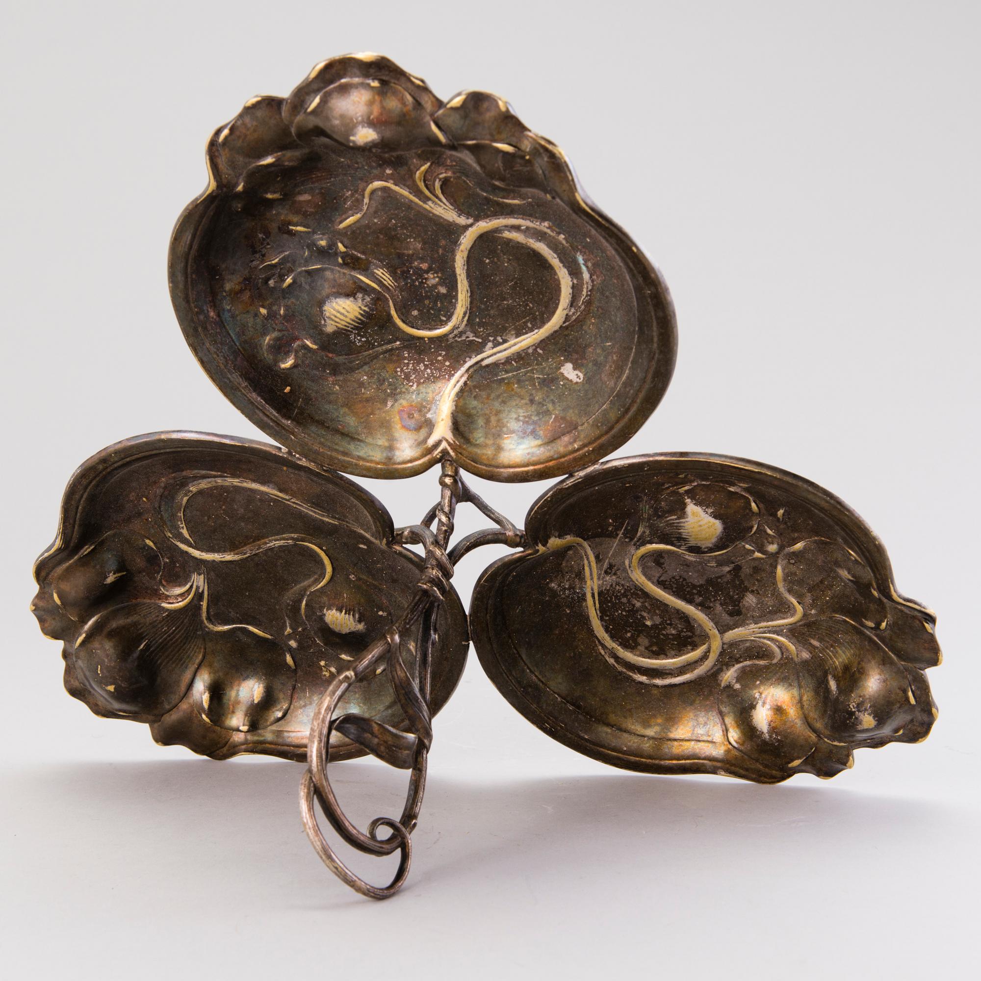 A silver-plate brass serving dish, Fraget, Warsaw, circa 1896-1914.