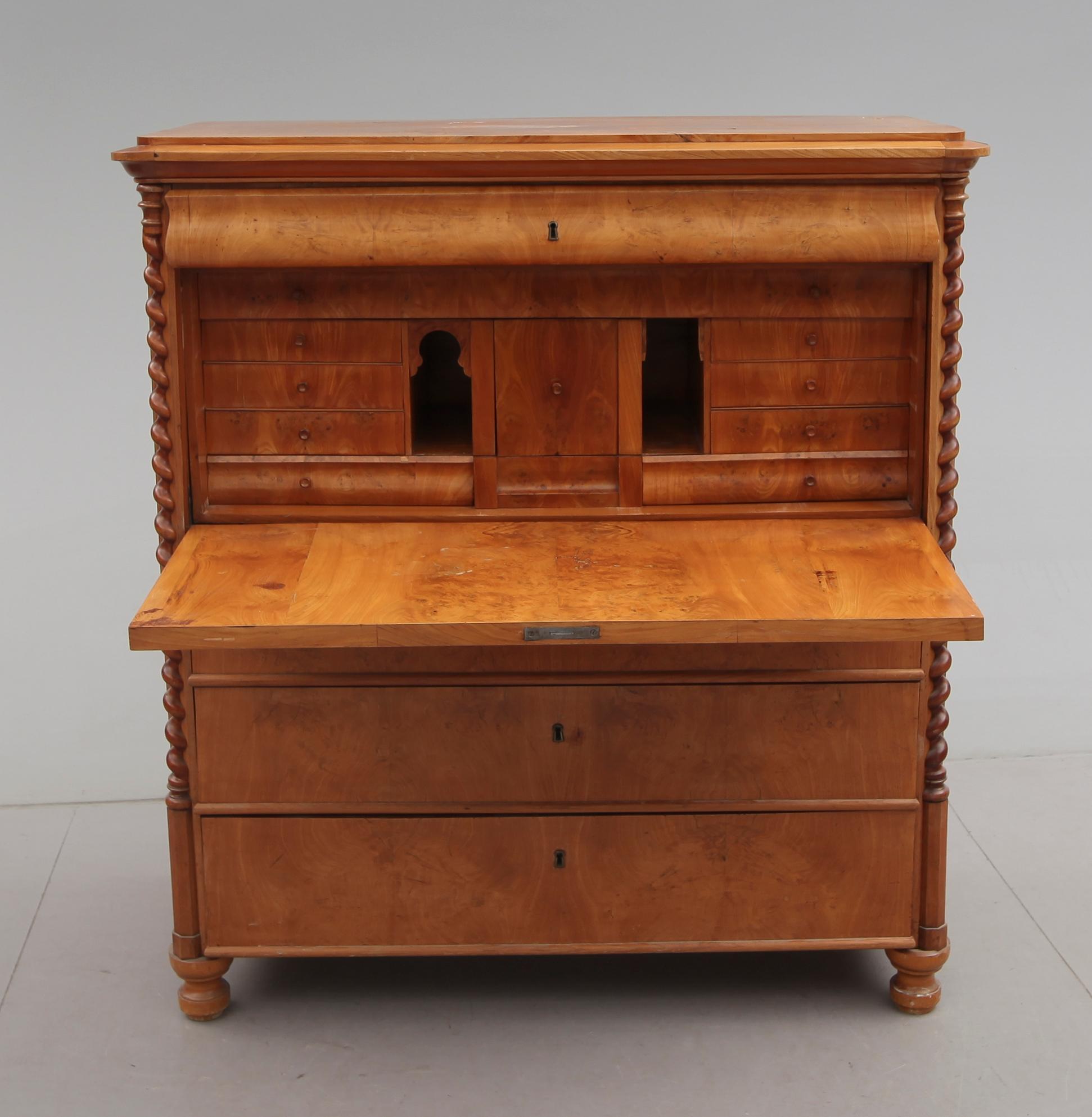 CHIFFONJÉ, 1800-talets mitt.