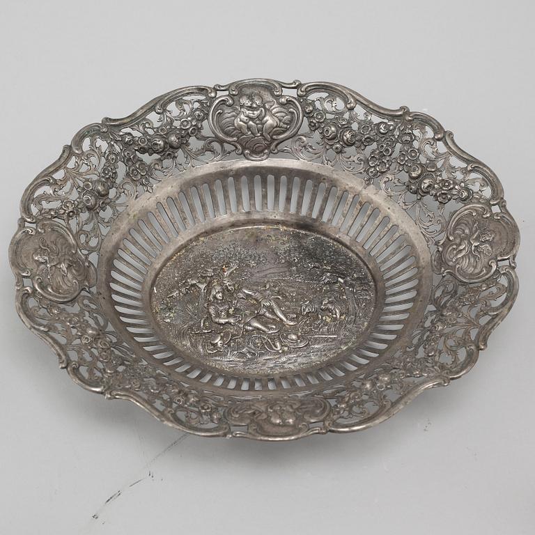 Eight pcs of silver, 19th and 20th century.