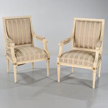KARMSTOLAR, ett par, gustaviansk stil. Omkring sekelskiftet 1900.