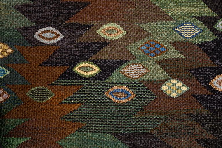 Barbro Nilsson, matto, "Tånga brun och grön", flat weave, ca 223 x 153-155 cm, signed AB MMF BN.