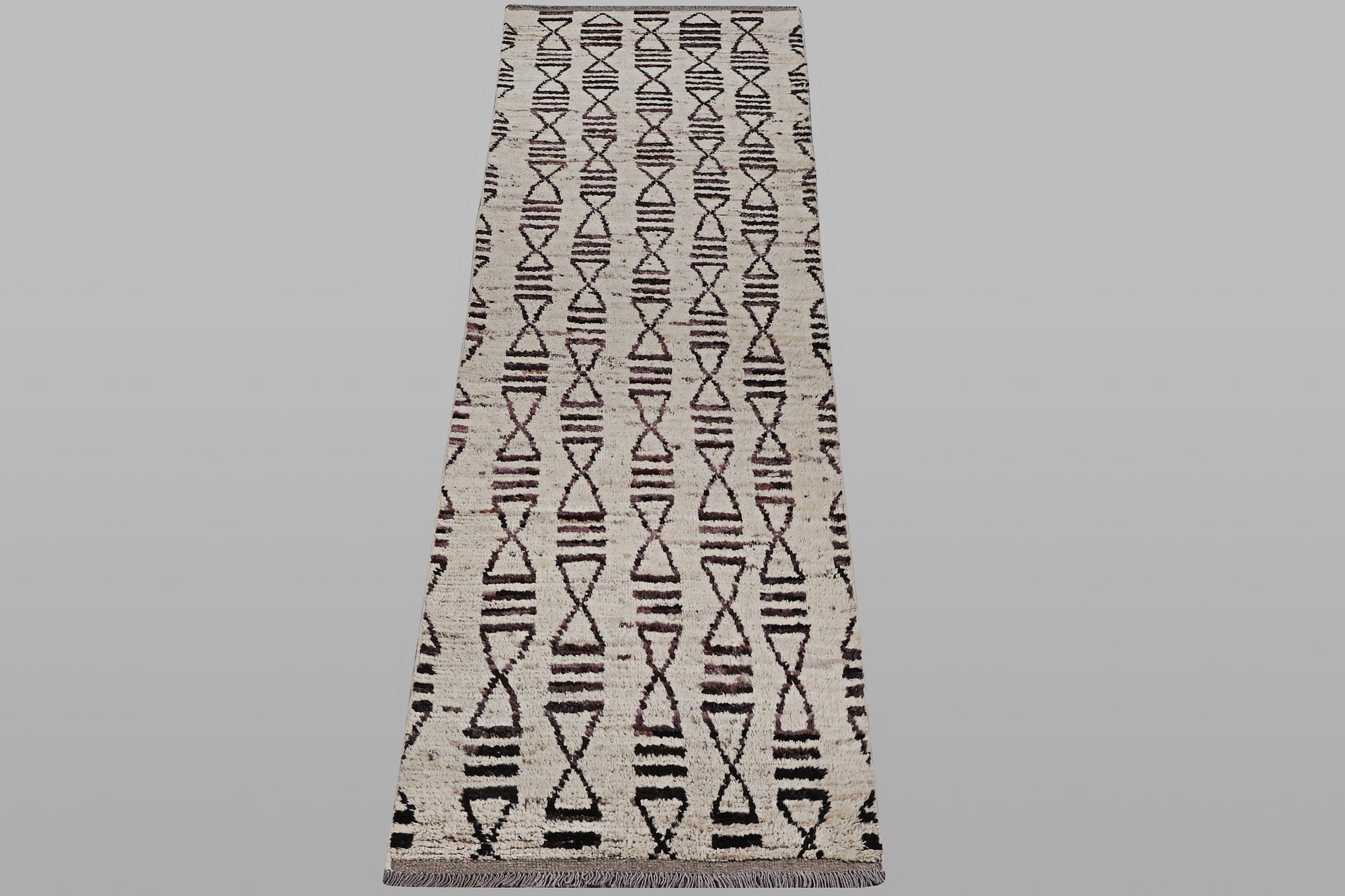 A runner carpet, Marocco Design, ca 374 x 80 cm.