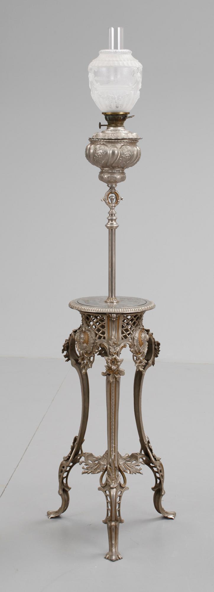 GOLVFOTOGENLAMPA, nyrokoko, Tyskland, 1800-talets slut.