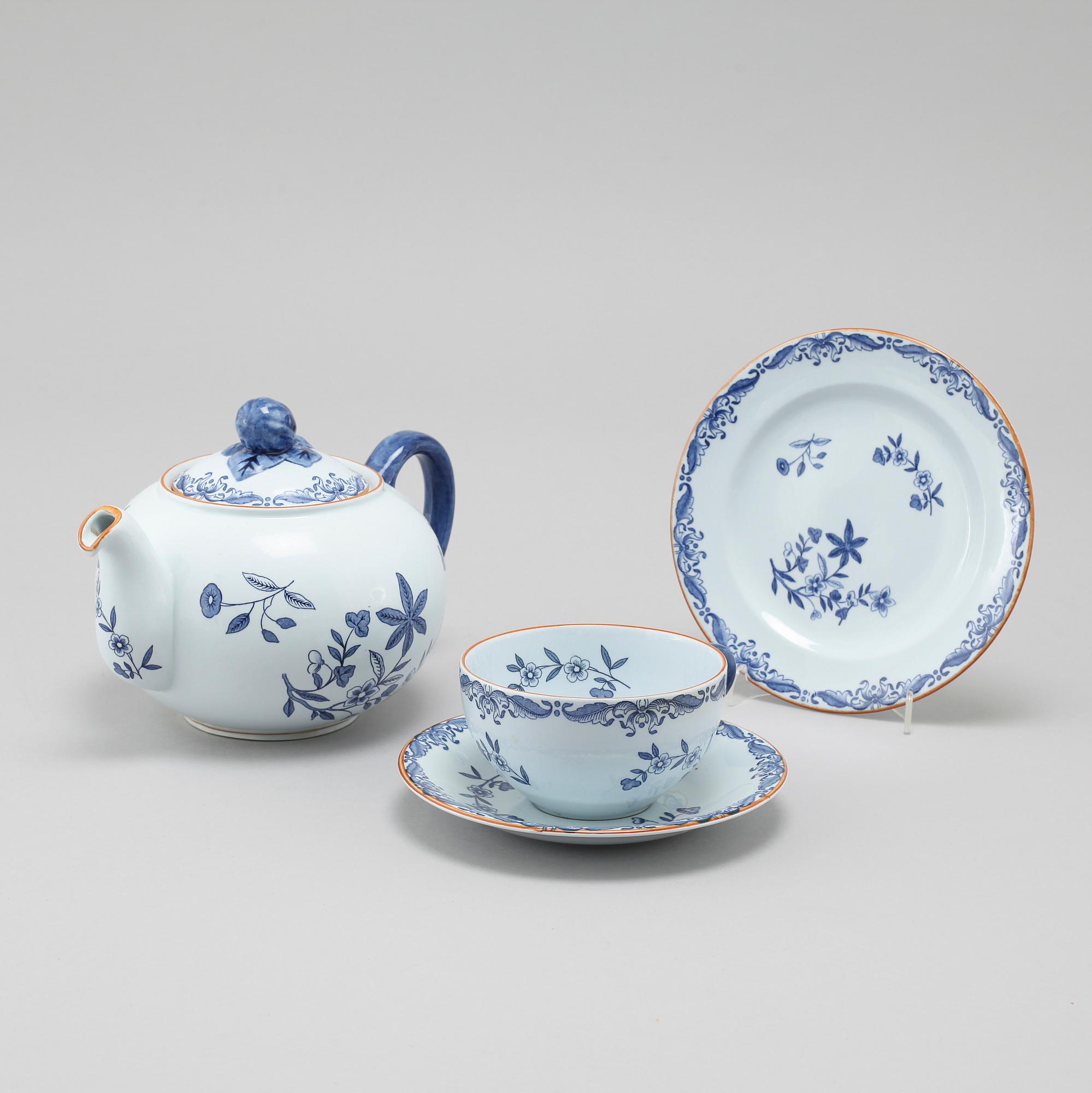 12 pieces of "Ostindia" table ware in earthenware, Rörstrand, 20th century.