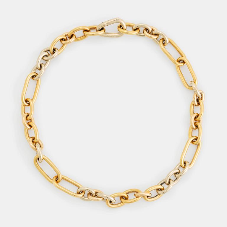 An 18K gold Pomellato necklace.