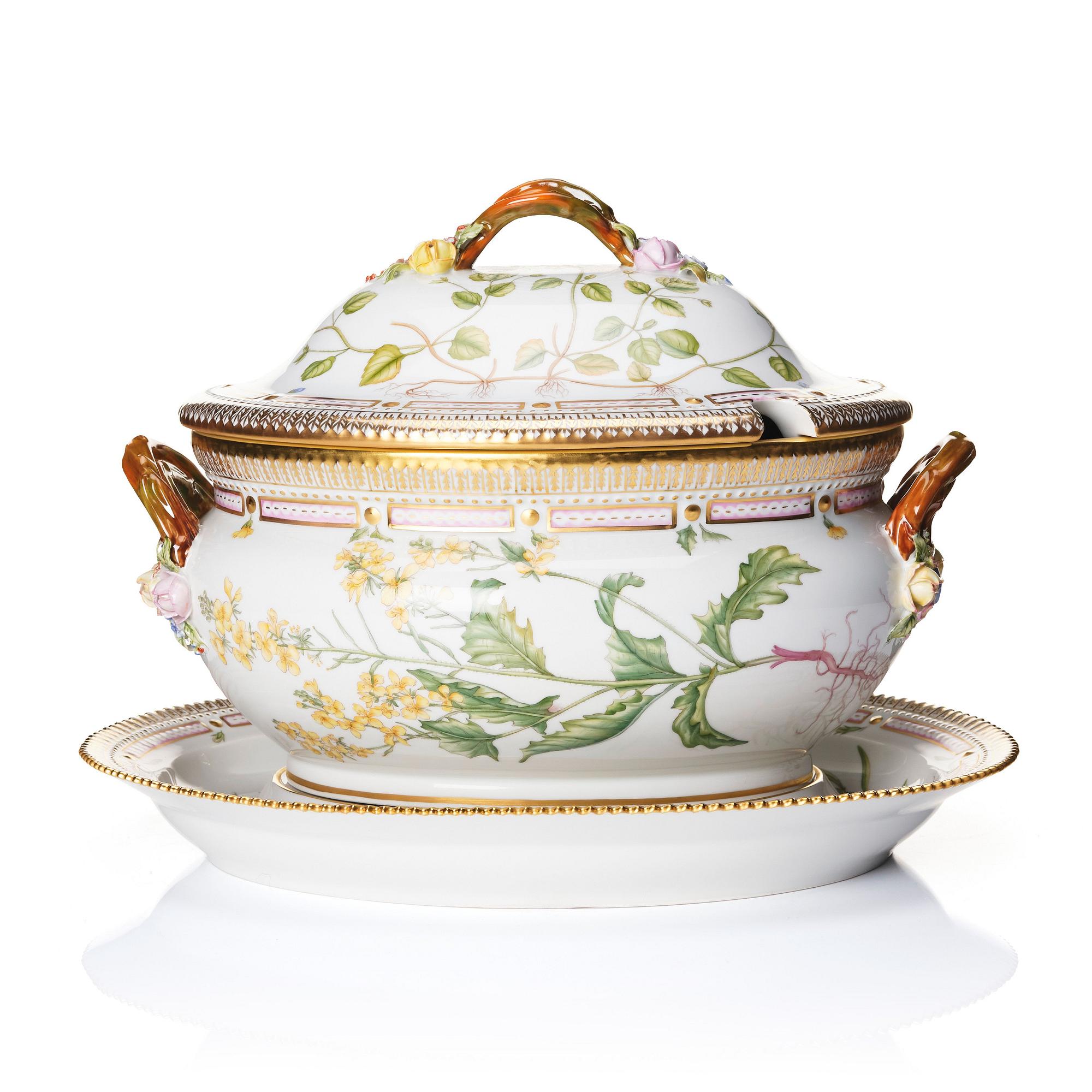 A large Royal Copenhagen 'Flora Danica' tureen with cover and stand, Denmark, 20th Century.