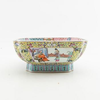 Bowl China 20th century porcelain.