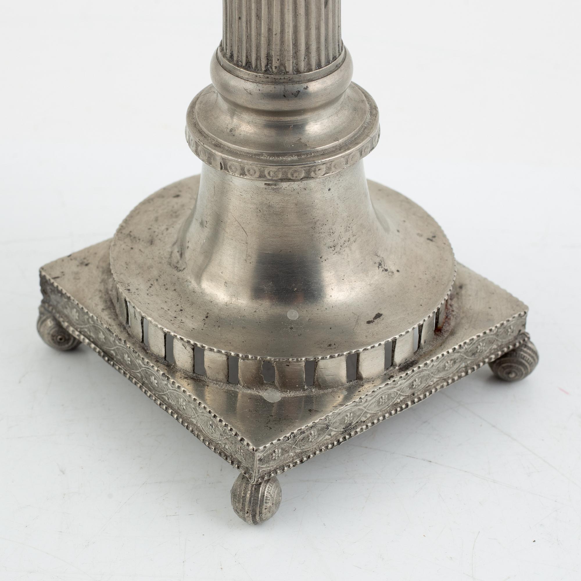 A pair of late-Gustavian pewter candlesticks på H. Wicksten (master in Västerås 1782-180/14).