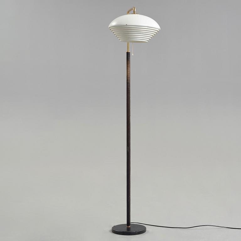 Alvar Aalto, golvlampa, modell "A 811", Valaistustyö, Finland 1950-60-tal.