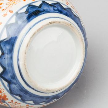 A japanese porcelain 19th century vase.