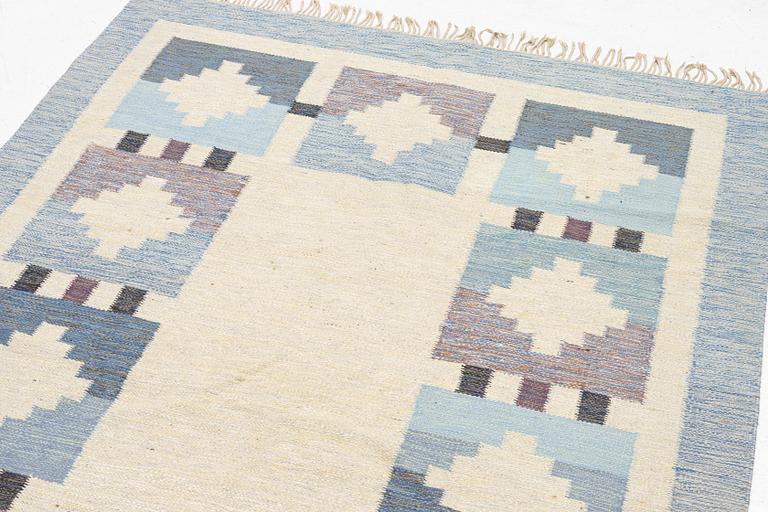 Karin Jönsson, matta, röllakan, signerad JK, ca 306 x 200 cm.