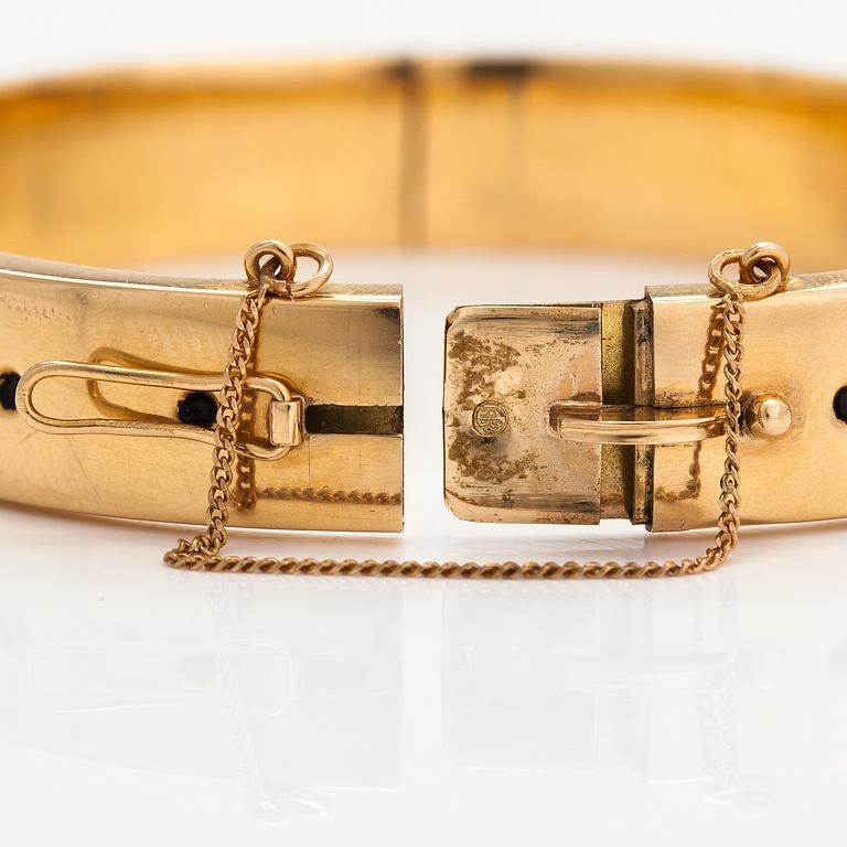 Kirsti Ilvessalo, An 18K gold and enamel bracelet. Westerback/Kalevala Koru, Helsinki 1959.