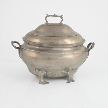 A pewter tureen with cover by Peter Larsson Holmin, Borås, Sweden, 1784.