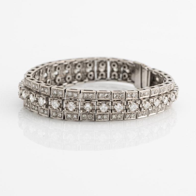 Bracelet in platinum with round brilliant and eight-cut diamonds.