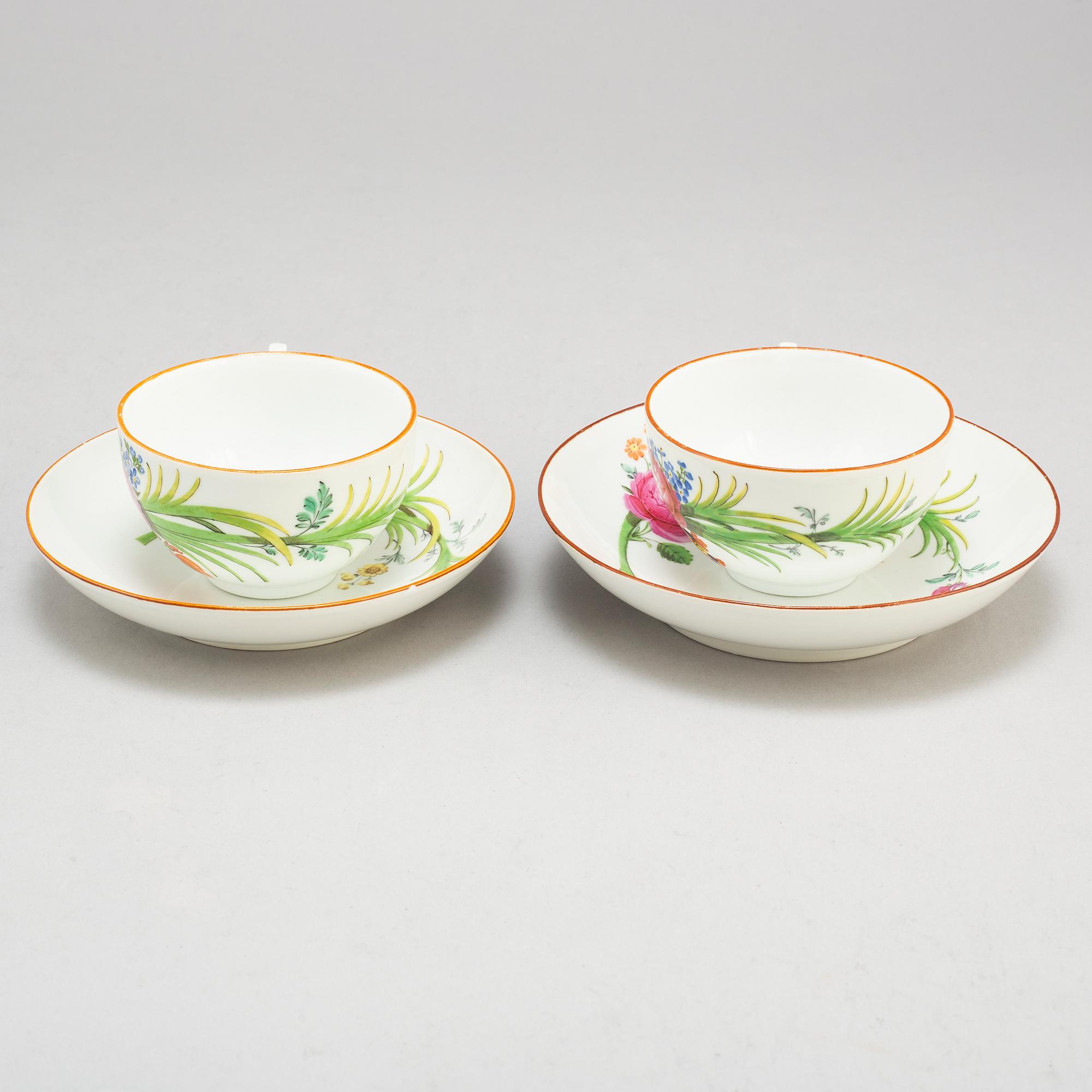 TWO 18TH CENTURY  MEISSEN PORCELAIN CUPS AND SAUCERS,
