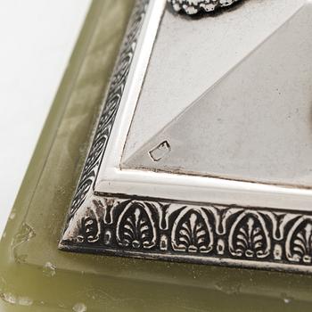 Ljusstakar, ett par, silver, mästarstämpel A.T., S:t Petersburg 1908-26.