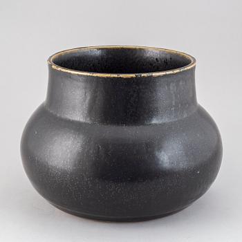 CARL-HARRY STÅLHANE, a largeunique stoneware vase, Rörstrand, Sweden 1950-60's.