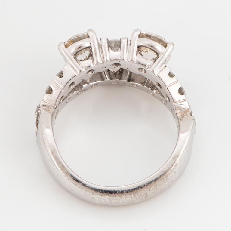 Round brilliant-cut diamond ring.