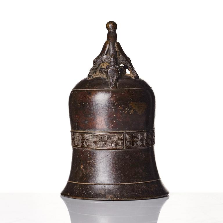 A bronze tempel bell, late Ming dynasty/early Qing dynasty.