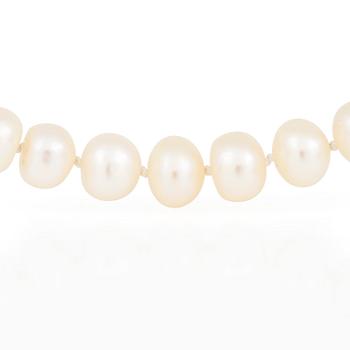 HALSBAND med odlade pärlor och lås i 18K vitguld.