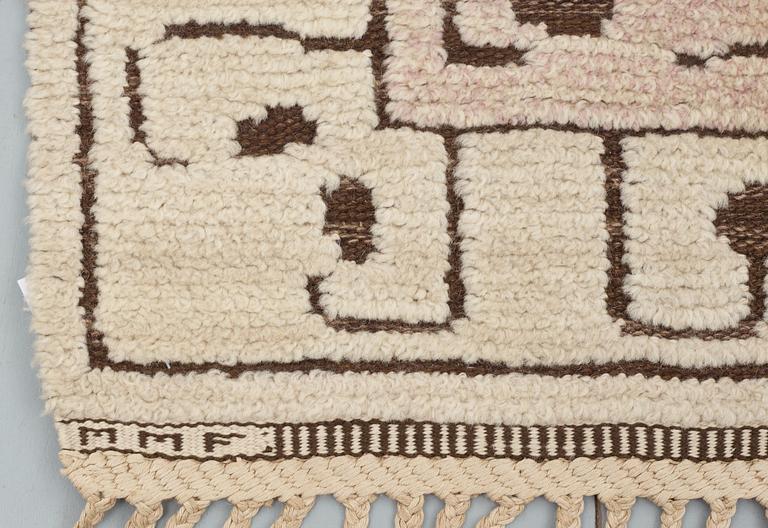 RUG. "Skvattram". Knotted pile in relief (reliefflossa). 219 x 123 cm. Signed MMF.