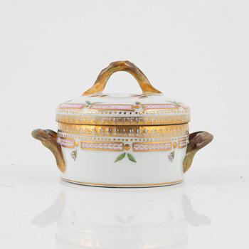 A porcelain lided box, Royal Copenhagen, "Flora Danica", Denmark, 20th century.