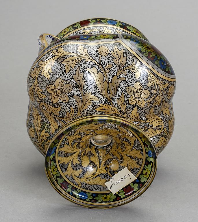 VAS PÅ FOT, glas. Möjligen Lobmeyr, 1900-talets början.