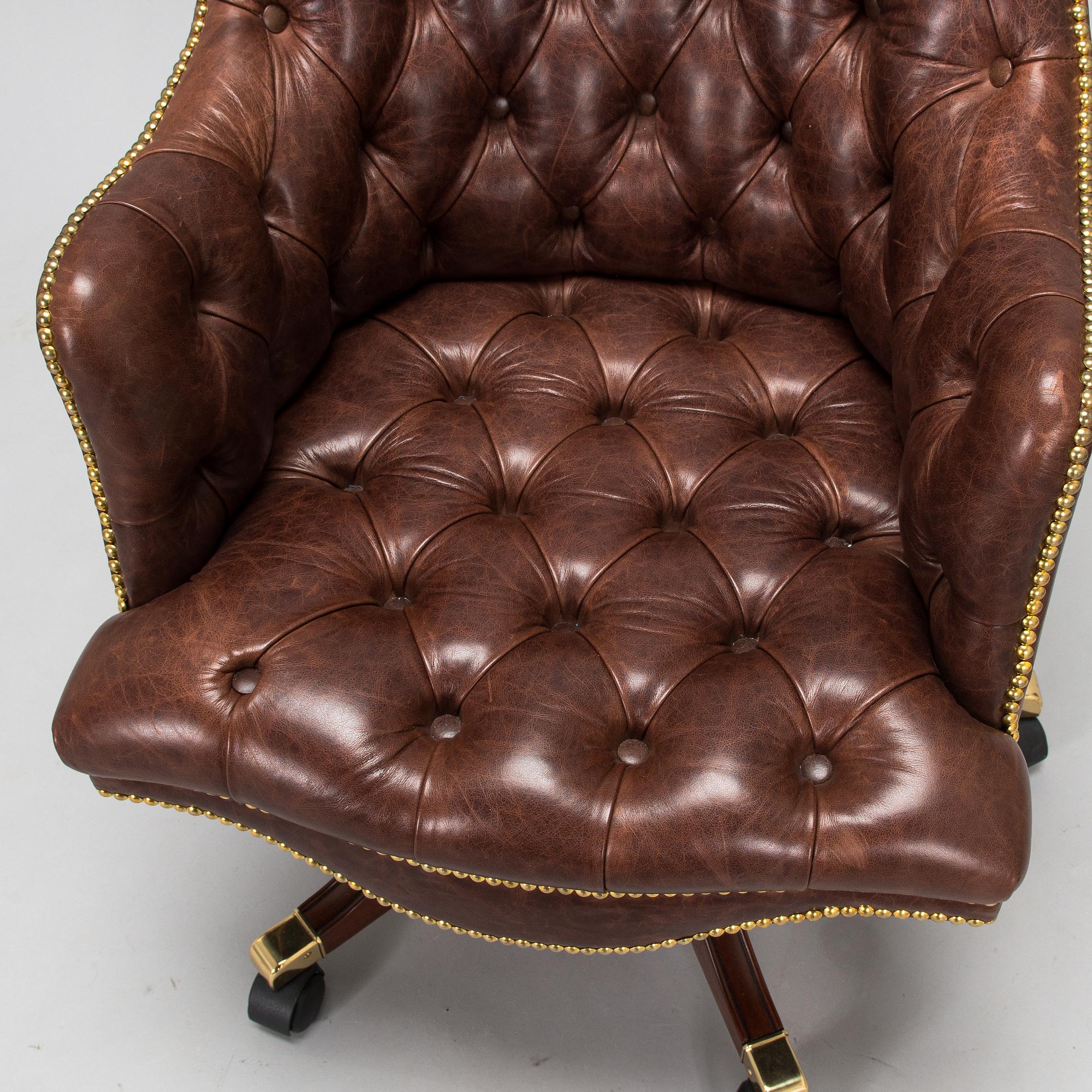 Skrivbordsstol, Chesterfield-modell, 1900-talets slut.