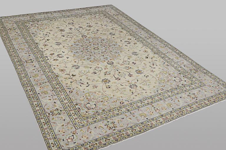 A carpet, Kashan, ca 353 x 247 cm.