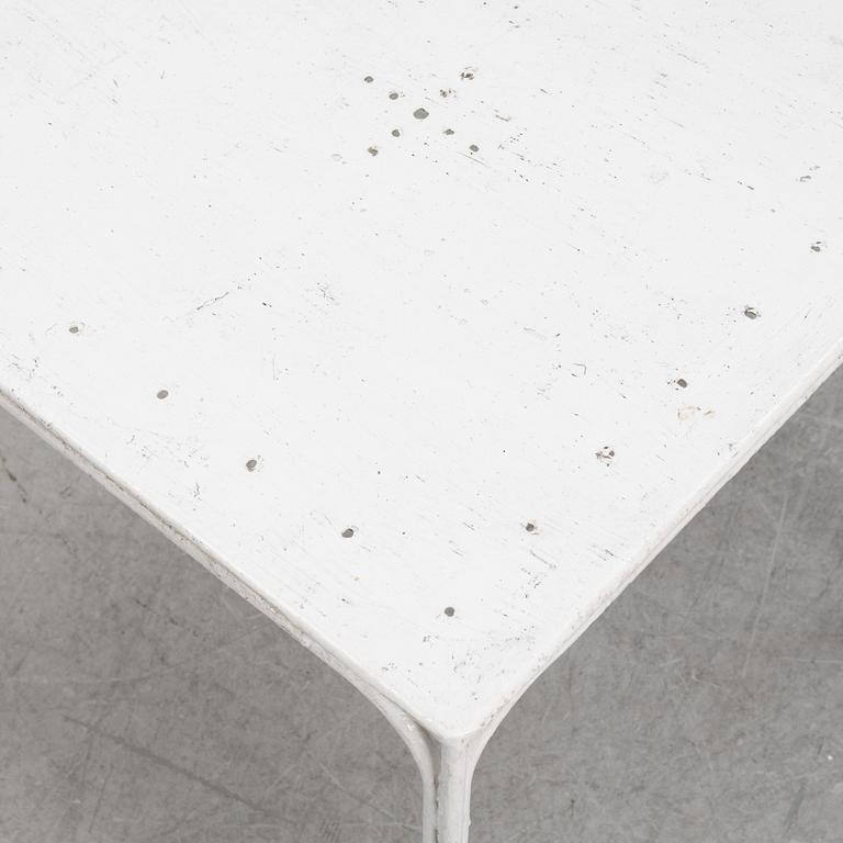 Four painted cast iron chair and table, mid/first half of the 20th century, Sweden.