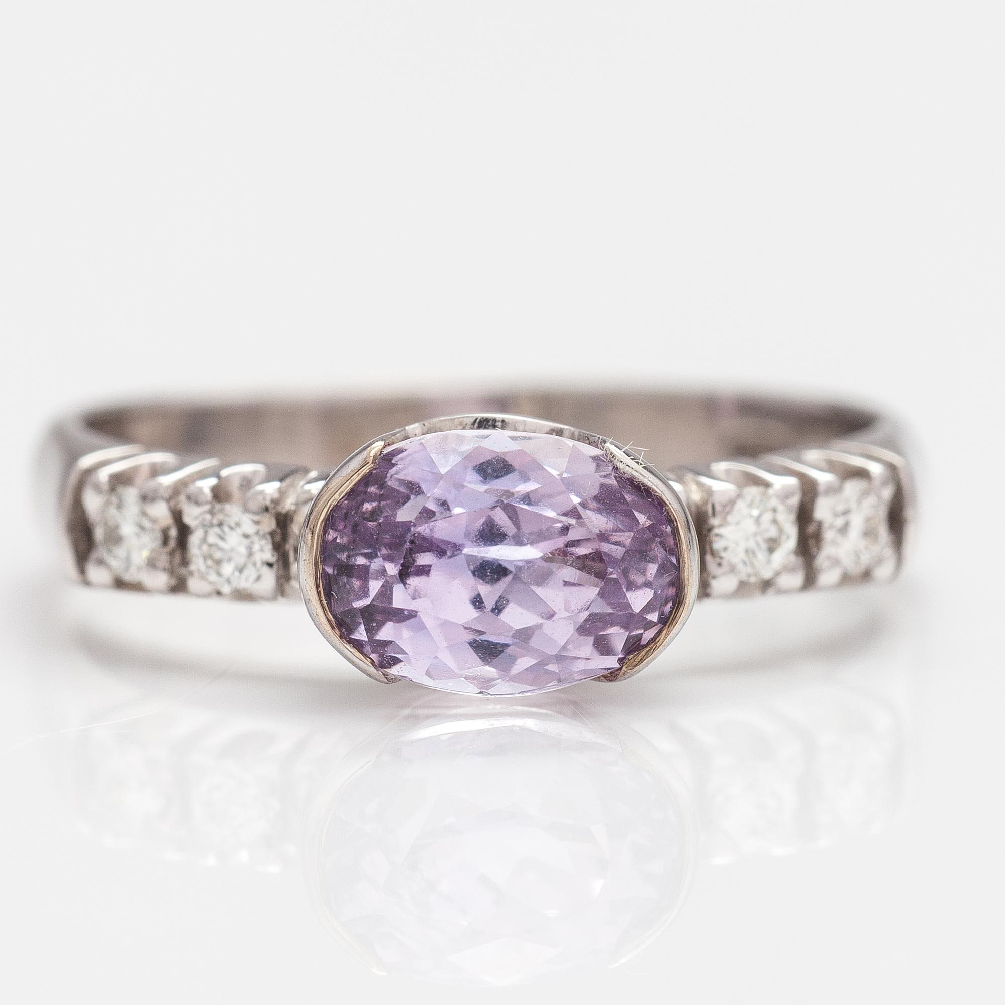 RING, 14K vitguld, rosa safir, diamanter ca. 0.10 ct tot. Finland 2016.