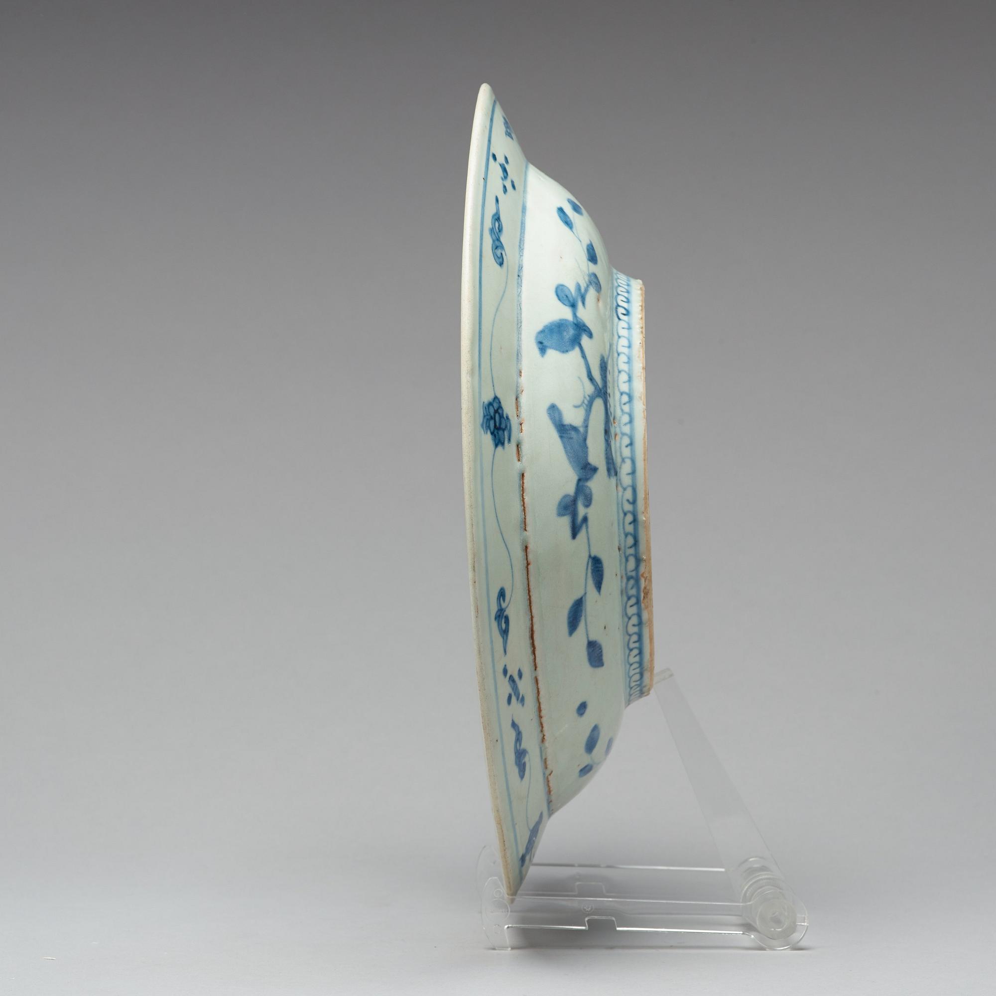 A blue and white dish, Ming dynasty, 17th Century.