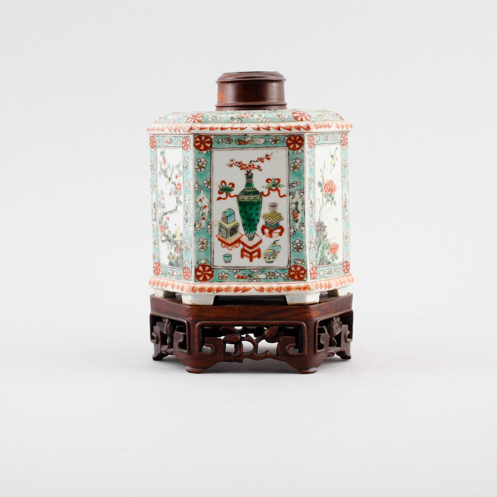 TEDOSA, porslin. Qingdynastin, 1800-tal.