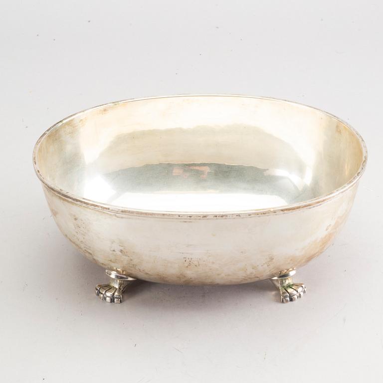 A Swedis 20th century silver bowl mark of WA Bolin  Stockholm 1945, length 29, height 11 cm, weight 1160 gr.