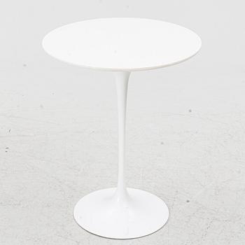 Eero Saarinen, Side table, "Tulip", Knoll International.