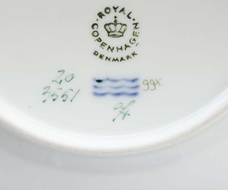TALLRIKAR, 3 st, porslin, "Flora Danica", Royal Copenhagen.