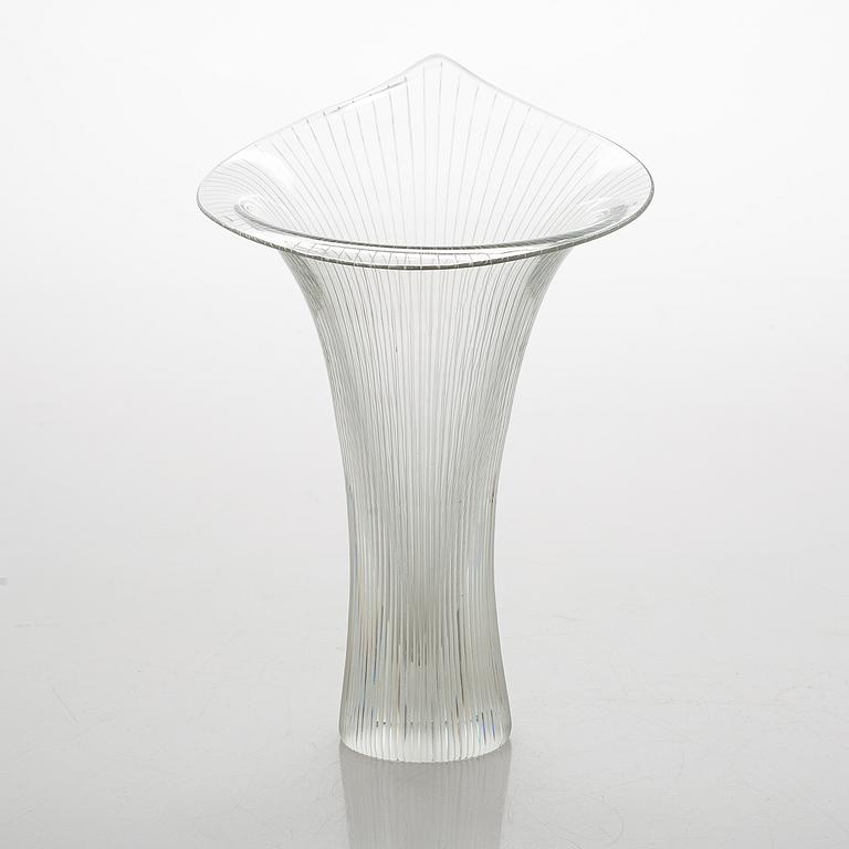Tapio Wirkkala,  vas, "Kanttarell", signerad Tapio Wirkkala, Iittala. 1950-tal.