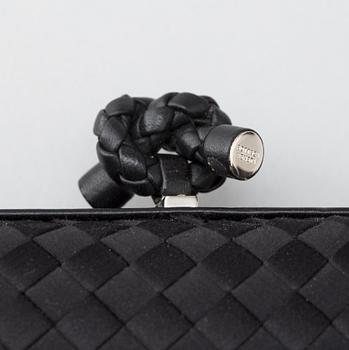 BOTTEGA VENETA, clutch, "New Knot".