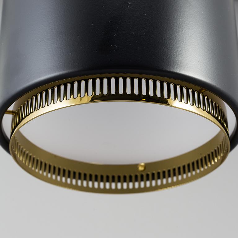 ALVAR AALTO, taklampa, modell A110 "handkranaten" Artek 200-tal.