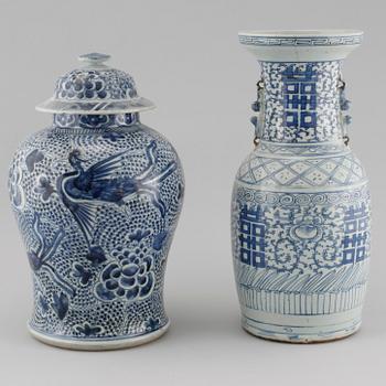 Two chinese porcelain vases from Qing Dynasty, made in the 19th century.