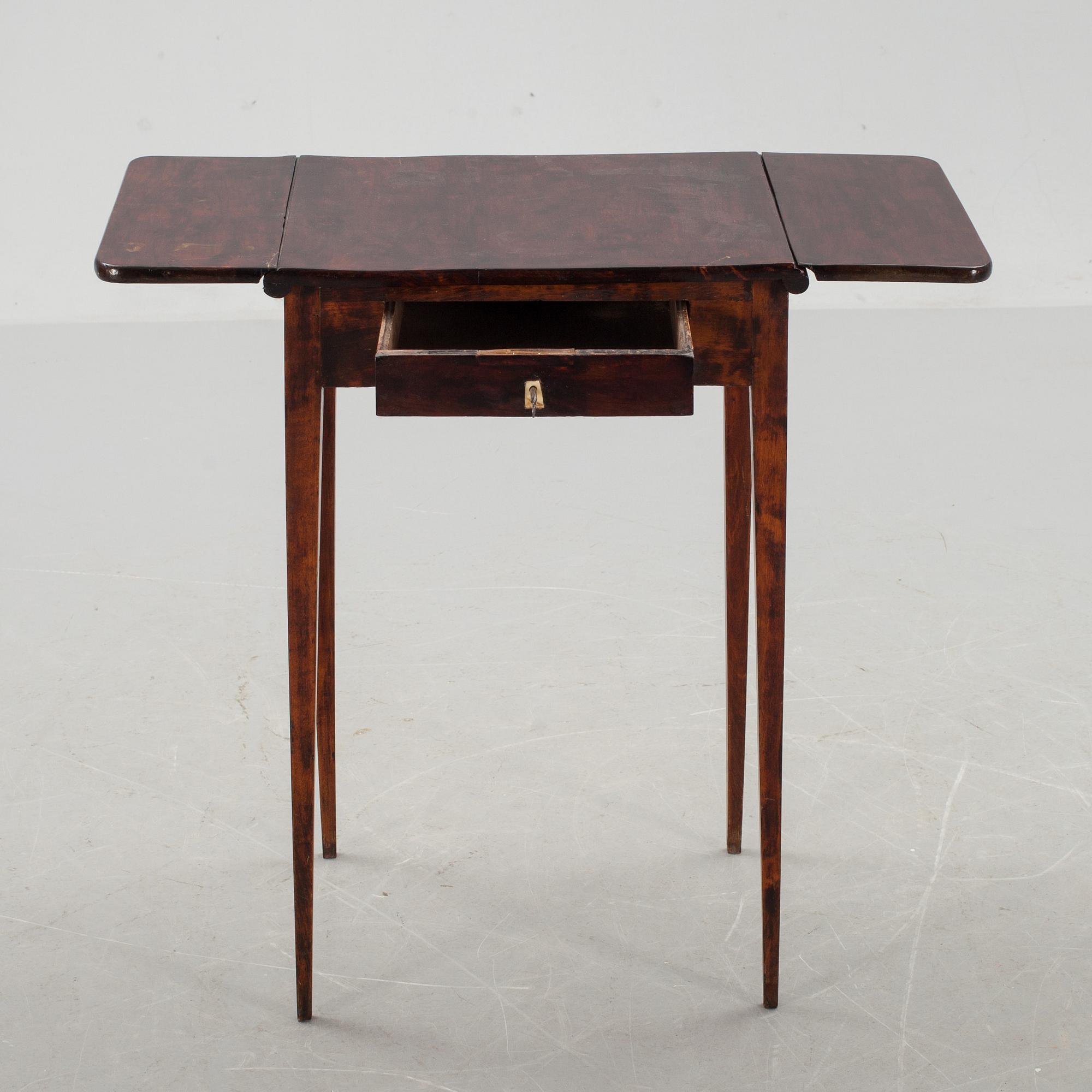 MINDRE KLAFFBORD. 1800-TAL.