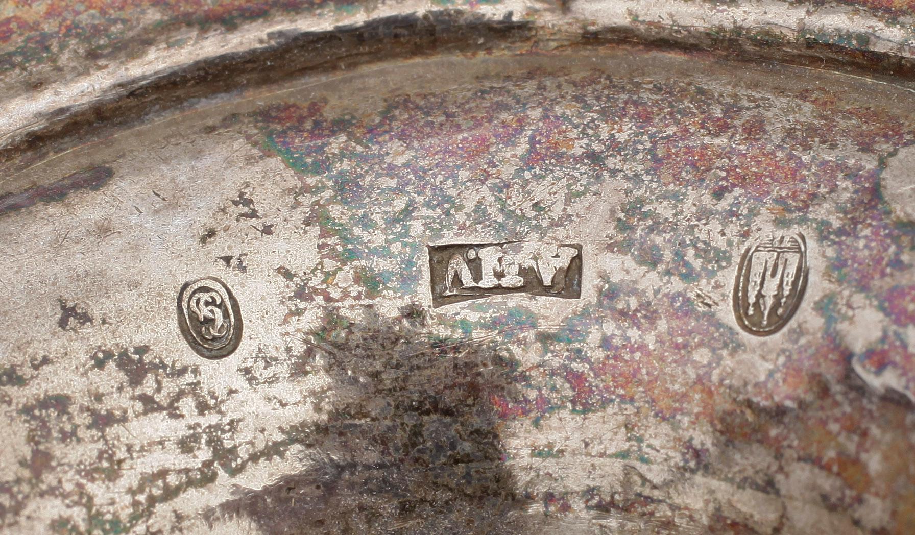 KALKAR, 2 st silver, bl.a. Simon Groth Köpenhamn 1871. Tot vikt ca 257 gram.