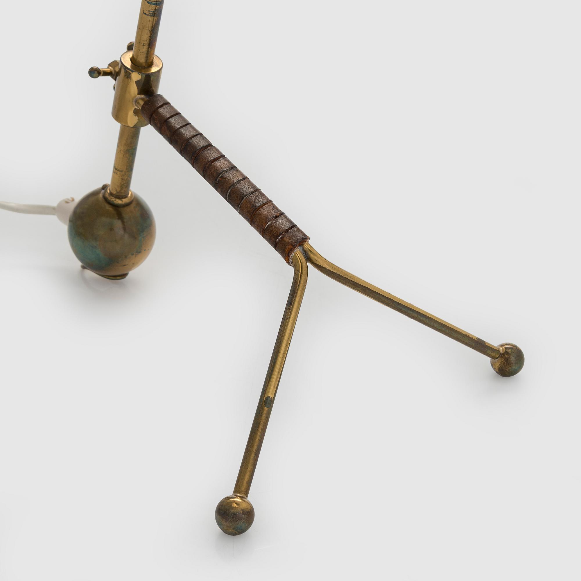 Tapio Wirkkala, bordslampa, modell K11-16 för Idman 1900-talets mitt.