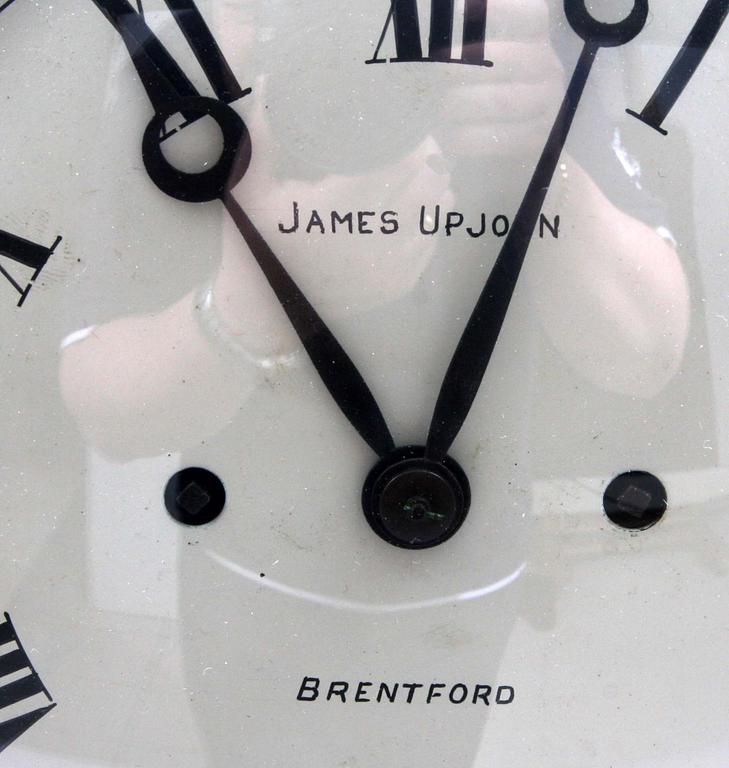 BORDSPENDYL, märkt James Upjohn, Brentford, 1800-talets mitt.