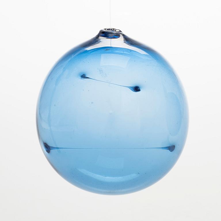 Timo Sarpaneva, three "Aurinkopallo" (Sun Ball) art glass pieces, Iittala.