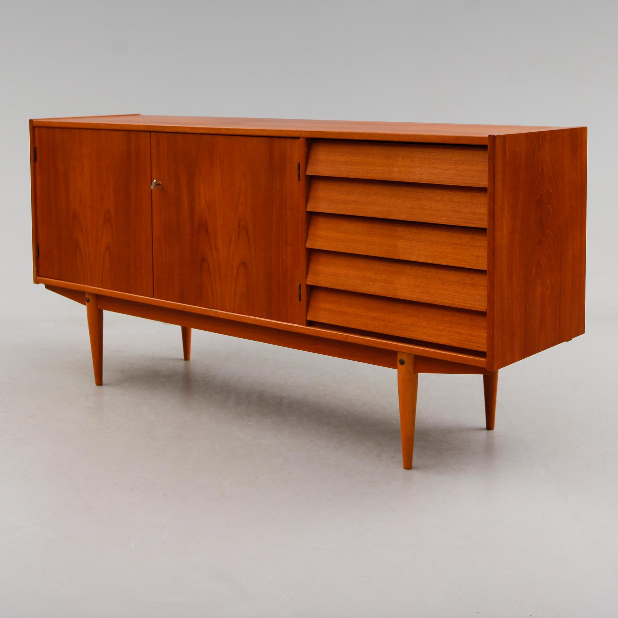 SIDEBOARD, 1900-talets andra hälft.