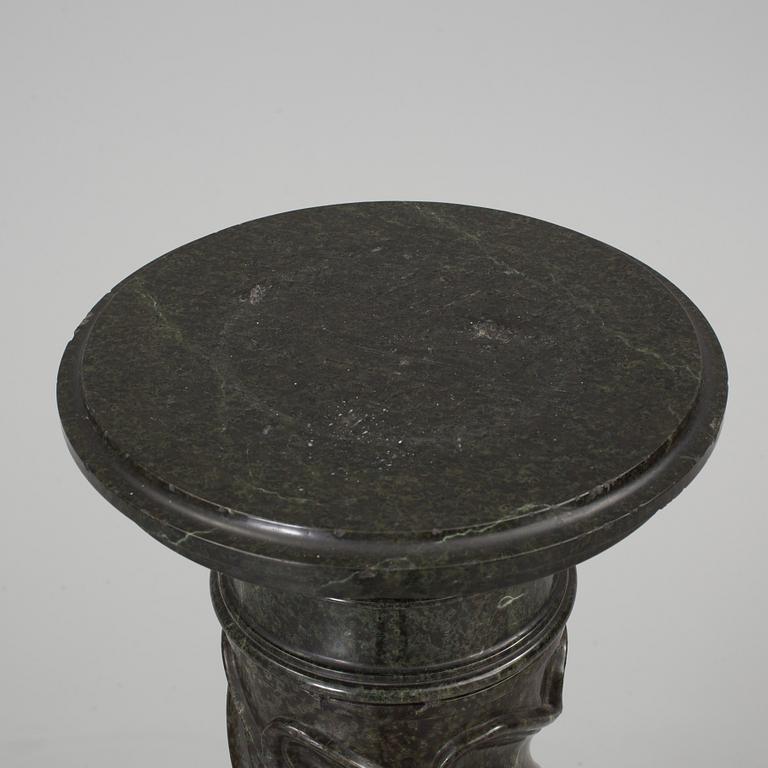 A MARBLE PEDESTAL, late 19th century.